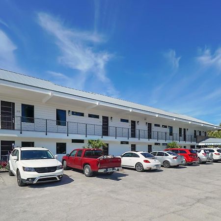 Anna Maria Beach Resort ホームズビーチ エクステリア 写真
